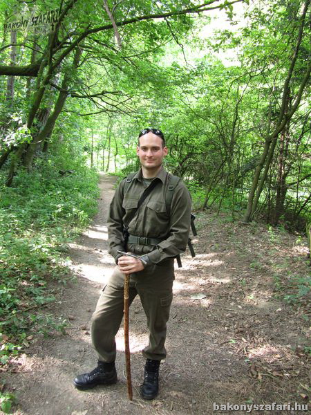 Schmidmajer Ákos vagyok, a Magyar Természetbarát Szövetség túravezetője. 2003 óta szervezek gyalogos és terepjárós élménytúrákat Bakonybél környékén.